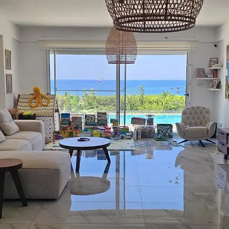 Seafront Villa, Pool Kids Pool, Walkway וילה לאפיטוס