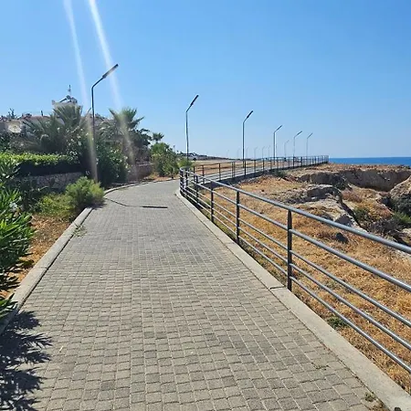 וילה Seafront Villa, Pool Kids Pool, Walkway *