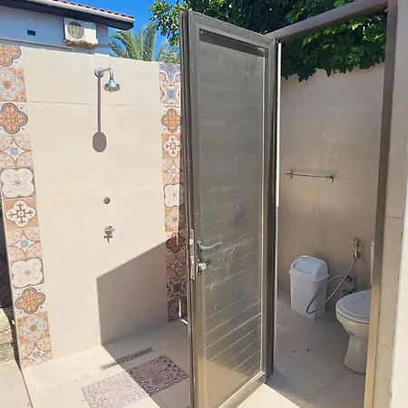 וילה Seafront Villa, Pool Kids Pool, Walkway