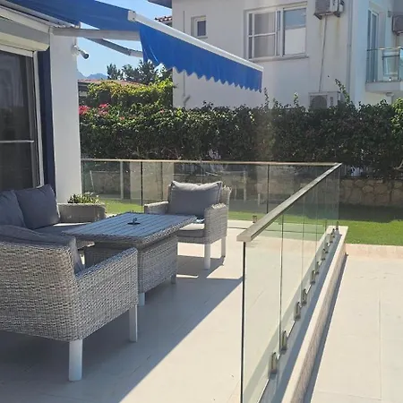 Seafront Villa, Pool Kids Pool, Walkway